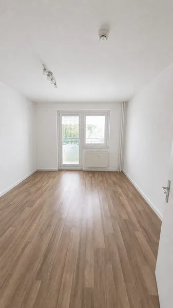 Schöne 2-Zimmer-Wohnung in Berlin-Hellersdorf – nahe Natur & U5 — photo 1